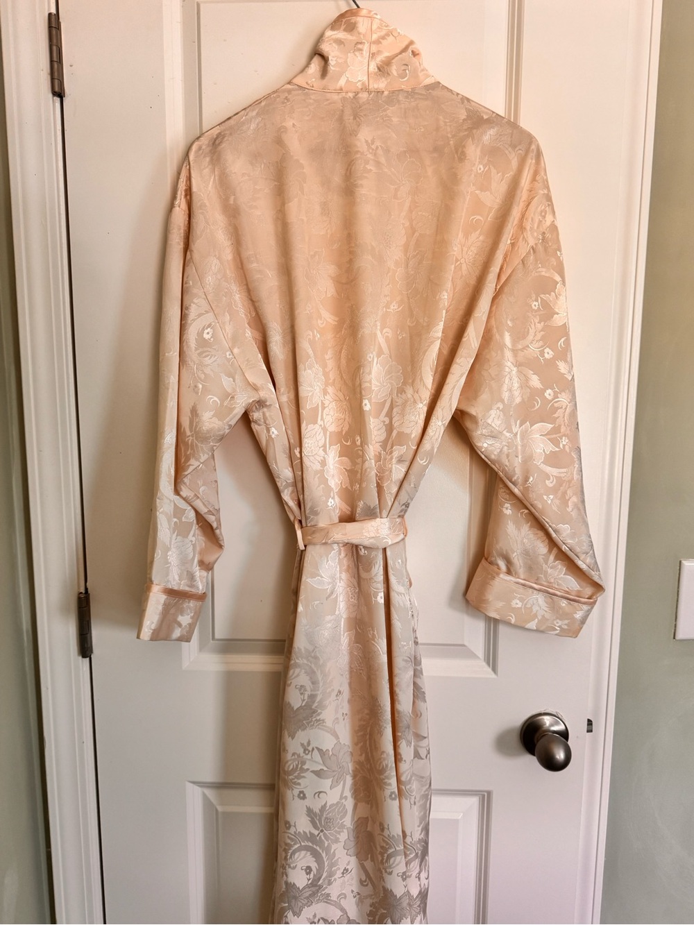 Vintage Victoria’s Secret 100% Silk Floral Jacquard Robe Blush Champagne - Picture 2 of 5